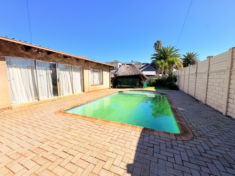 4 Bedroom Property for Sale in Sasolburg Ext 12 Free State